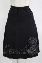 PEACE NOW / フロント刺繍スカート  ブラック H-25-11-09-1011-PU-SK-KB-ZH