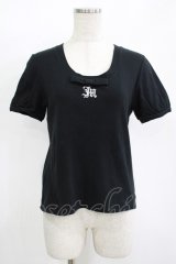 Jane Marple / ロゴ刺繍リボンカットソー  黒 H-25-11-12-040-JM-TO-KB-ZT369