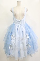 metamorphose / 【プラスサイズ】Mellifluous フロントあきフリルジャンパースカート プラスサイズ サックス H-25-11-15-1001-ME-OP-NS-ZH