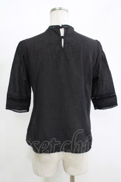 画像3: an another angelus / ローズ刺繍ノーカラーブラウス Free Black H-25-11-15-1062-CA-BL-NS-ZH