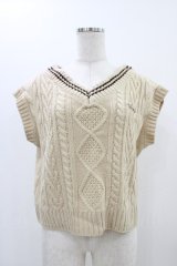 Fi.n.t / ライン使いケーブルニットベスト Free CREAM H-25-11-16-1033-CA-TO-NS-ZH
