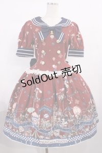 ALICE and the PIRATES / アリスのワンダーカーチェイス柄ワンピース Free エンジ H-25-11-17-1003-PA-OP-NS-ZH