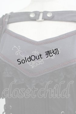 画像4: Ozz oneste / rose刺繍使い 2way frillカットソー（ALYSモデル）  ブラック H-25-11-17-071-OO-TO-KB-ZH