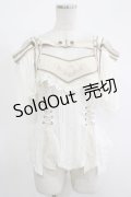 Ozz oneste / rose刺繍使い 2way frillカットソー（ALYSモデル）  オフ H-25-11-17-072-OO-TO-KB-ZH