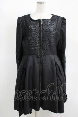 画像1: h.NAOTO / 鱗ZIPコートワンピース  黒 H-25-11-17-010-HN-CO-KB-ZH