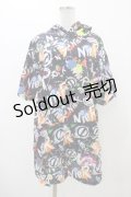 NieR Clothing / 総柄半袖プルパーカー  ブラック H-25-11-19-1042-PU-TO-KB-ZT379