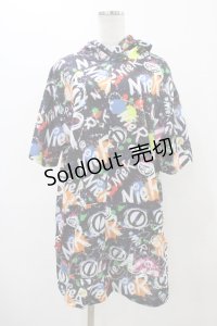 NieR Clothing / 総柄半袖プルパーカー  ブラック H-25-11-19-1042-PU-TO-KB-ZT379