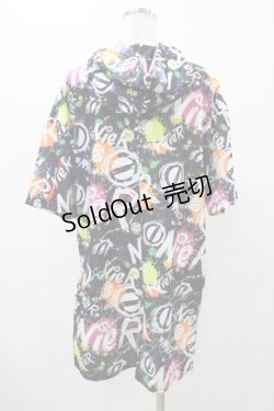 画像2: NieR Clothing / 総柄半袖プルパーカー  ブラック H-25-11-19-1042-PU-TO-KB-ZT379