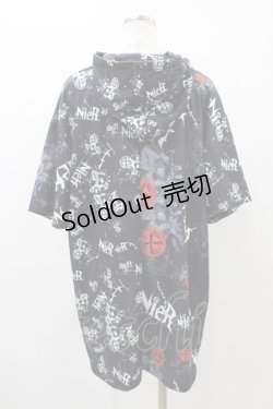 画像2: NieR Clothing / 総柄半袖プルパーカー  ブラック H-25-11-19-1043-PU-TO-KB-ZT483