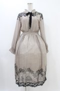 axes femme / レース柄プリントワンピース M ベージュ H-25-11-20-1042-AX-OP-NS-ZH