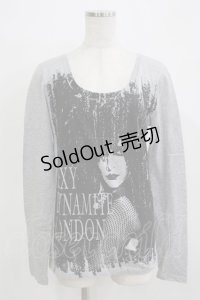 SEXY DYNAMITE LONDON / プリントロングスリーブカットソー  グレー H-25-11-21-1067-PU-TO-KB-ZH