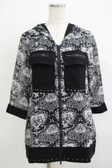 SEX POT ReVeNGe / 総柄シフォン半袖パーカー  ブラック H-25-11-25-047-SP-TO-KB-ZT470