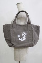 NieR Clothing / ロゴプリントバッグ  グレー H-25-11-26-064-PU-BG-KB-ZH