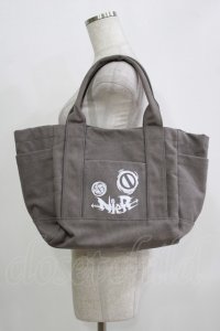 NieR Clothing / ロゴプリントバッグ  グレー H-25-11-26-064-PU-BG-KB-ZH