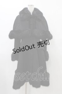 ATELIER PIERROT / ケープ付きファーコート  ブラック H-25-12-02-1017-EL-CO-KB-ZH