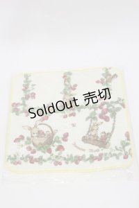 Innocent World / いちご畑の動物タオルハンカチ  オフ H-25-12-02-029-IW-ZA-NS-ZH