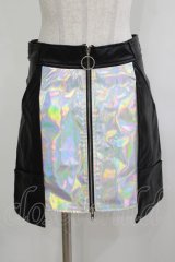 LISTEN FLAVOR / ホログラフィックレザー台形スカート  ブラック H-25-12-03-053-PU-SK-KB-ZH