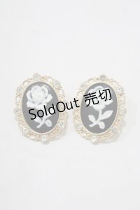 m petit by misako / AMフラワーイヤリング  ブラック H-25-12-05-048-LO-AC-NS-ZH