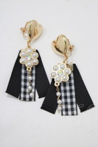m petit by misako / AMPLチェックイヤリング  ブラック H-25-12-05-053-LO-AC-NS-ZH