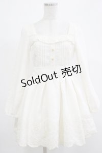LIZ LISA / ウエストリボン刺繍ワンピース Free ホワイト H-25-12-05-017-LO-OP-NS-ZH