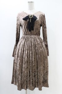 MARBLE / アンティークブローチ付きベルスリーブワンピース  スモーキーベージュ H-25-12-09-1034-GO-OP-KB-ZH