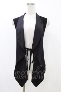 Qutie Frash / バックベルトジレ  黒×赤 H-25-12-09-1043-QU-TO-KB-ZH