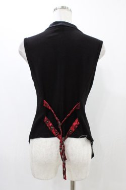 画像2: Qutie Frash / バックベルトジレ  黒×赤 H-25-12-09-1043-QU-TO-KB-ZH