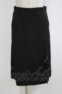 MARBLE / ブローチ付スカート  黒 H-25-12-11-024-GO-SK-KB-ZH