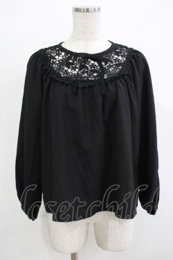 画像1: Fi.n.t / フラワーレース切り替えリボンブラウス Free BLACK H-25-12-13-1041-CA-BL-NS-ZH