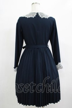 画像3: Fi.n.t / レース衿アコーディオンプリーツワンピース Free ネイビー H-25-12-19-030-CA-OP-NS-ZH