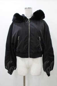 EATME / ファイクファーフードブルゾン Free ブラック H-25-12-19-1060-LO-JA-NS-ZH