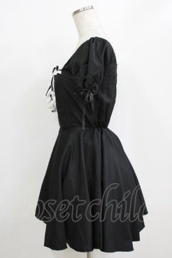 画像2: MARBLE / パニエ付きバラ飾りパフフリルワンピース  ブラック×ホワイト H-26-01-06-029-GO-OP-KB-ZH