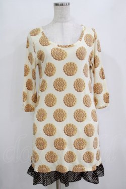 画像1: Emily Temple cute / ビスケット水玉フリル付カットソーワンピース  オフ H-26-01-06-030-ET-OP-KB-ZH