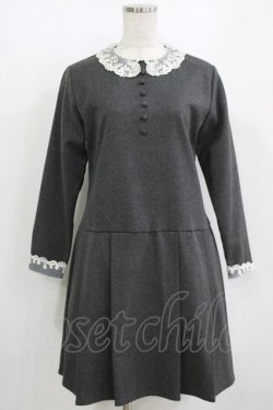 画像1: F i.n.t / オーガンジー襟プリーツワンピース Free グレー H-26-01-07-029-CA-OP-NS-ZH