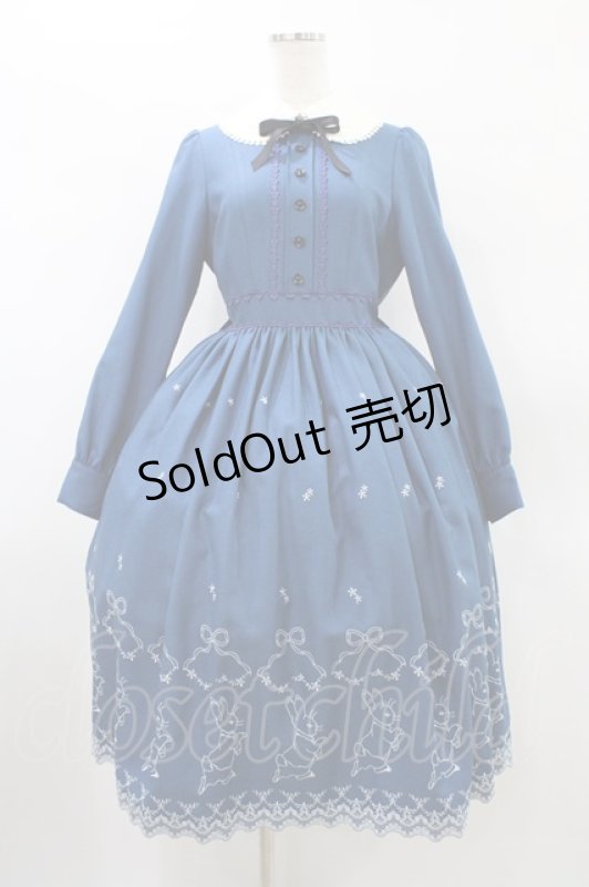 画像1: Innocent World / ピーターラビット  刺繍ワンピース M ブルー/サックス H-26-01-14-1019-IW-OP-NS-ZH (1)