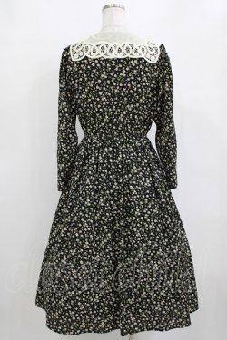 画像3: an another angelus / レース衿小花柄ロングワンピース Free Black H-26-01-20-011-CA-OP-NS-ZH