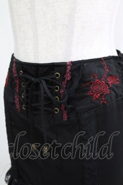 画像4: Ozz oneste / 薔薇刺繍タイトスカート  黒 H-26-01-21-025-OO-SK-KB-ZH
