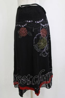 画像2: Ozz oneste / 刺繍2Wayスカート  黒 H-26-01-21-023-OO-SK-KB-ZH