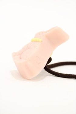 画像2: Q-pot. / イースターバニーショコラヘアゴム  ストロベリー H-26-02-02-1008-QP-AC-KB-ZH