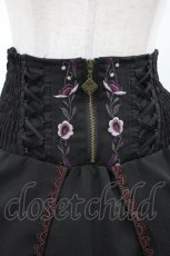 画像4: Ozz oneste / タッセルチャーム付刺繍スカート  黒 H-26-02-02-1026-OO-SK-KB-ZH (4)