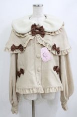 画像1: metamorphose / 【プラスサイズ】Lady Ribbonケープ付きショートコート プラスサイズ ベージュ H-26-02-04-039-ME-CO-NS-ZTC066 (1)
