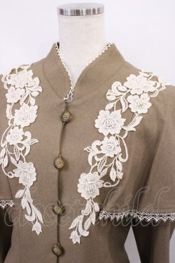 画像4: Innocent World / つる薔薇レースケープ付きショートコート L モカ×生成/Mocha×Beige H-26-02-09-1017-IW-CO-NS-ZH