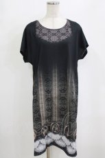 画像1: abilletage / トロンプルイユTシャツワンピース(Round frame)  ブラック H-26-02-10-039-GO-OP-KB-ZH (1)
