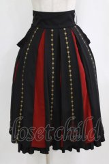 Ozz oneste / 霧蝶刺繍入り袴風プリーツスカート  黒×赤 H-26-02-11-019-OO-SK-KB-ZH