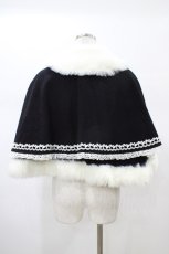 画像2: Angelic Pretty / ファー衿とりはずしケープ Free ブラック H-26-02-13-1044-AP-JA-NS-ZH (2)