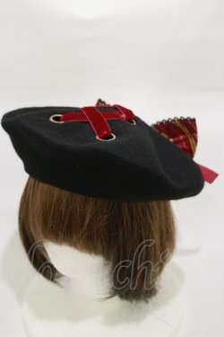 画像2: ATELIER PIERROT / ハリー・ポッター リボンブローチ付きレースアップベレー帽  グリフィンドール（レッド） H-26-02-13-013-EL-AC-KB-ZH