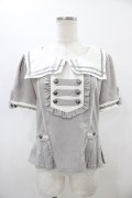 Ozz oneste / ナポレオンデザインセーラー襟半袖ブラウス  グレー H-26-02-20-1032-OO-BL-KB-ZH