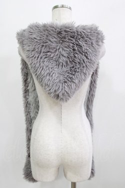 画像2: QOOZA / 「ディズニーツイステッドワンダーランド」ファーハット[OCTAVINELLE]  グレー H-26-02-24-1016-PU-AC-KB-ZH