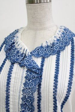 画像4: Jane Marple / フラワーレースとピンタックのブラウス  オフ×ブルー H-26-03-02-058-JM-BL-KB-ZH