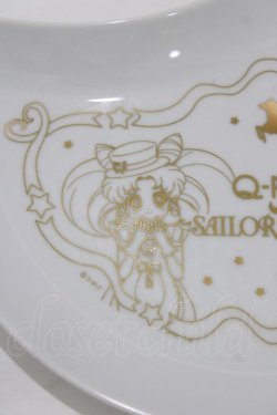 画像3: Q-pot. / 描き下ろしアートの月型プレート  白×ゴールド H-26-03-06-071-QP-ZA-AK-ZH